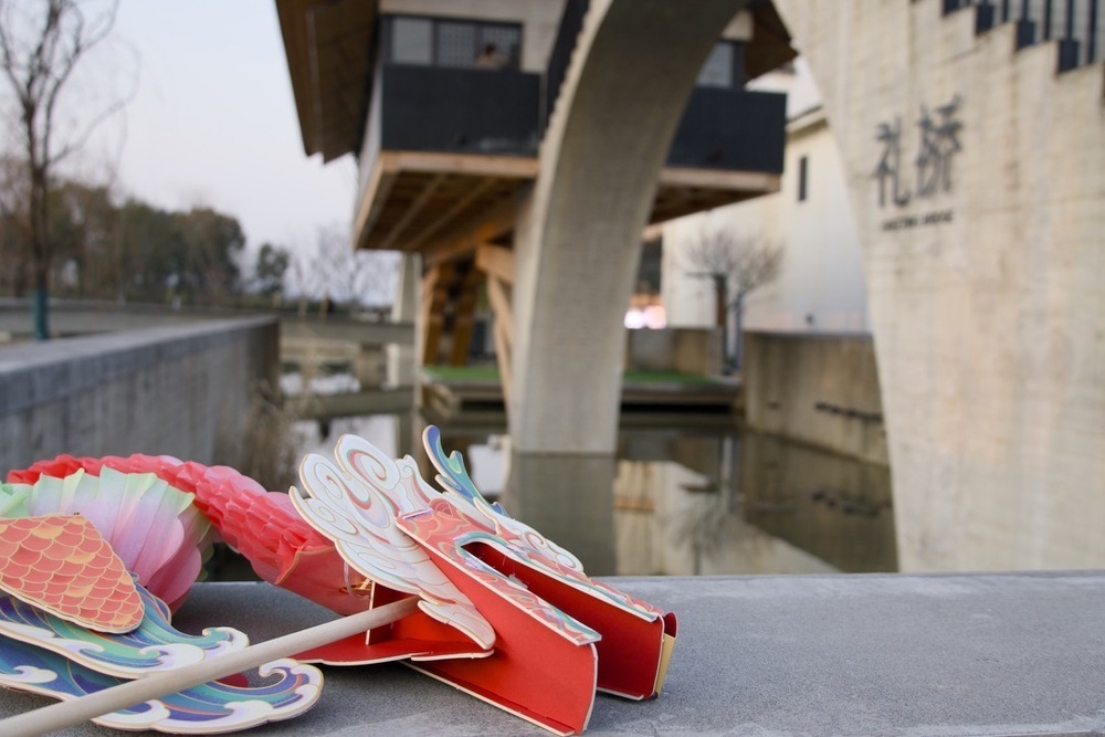 Dragon lantern in early spring